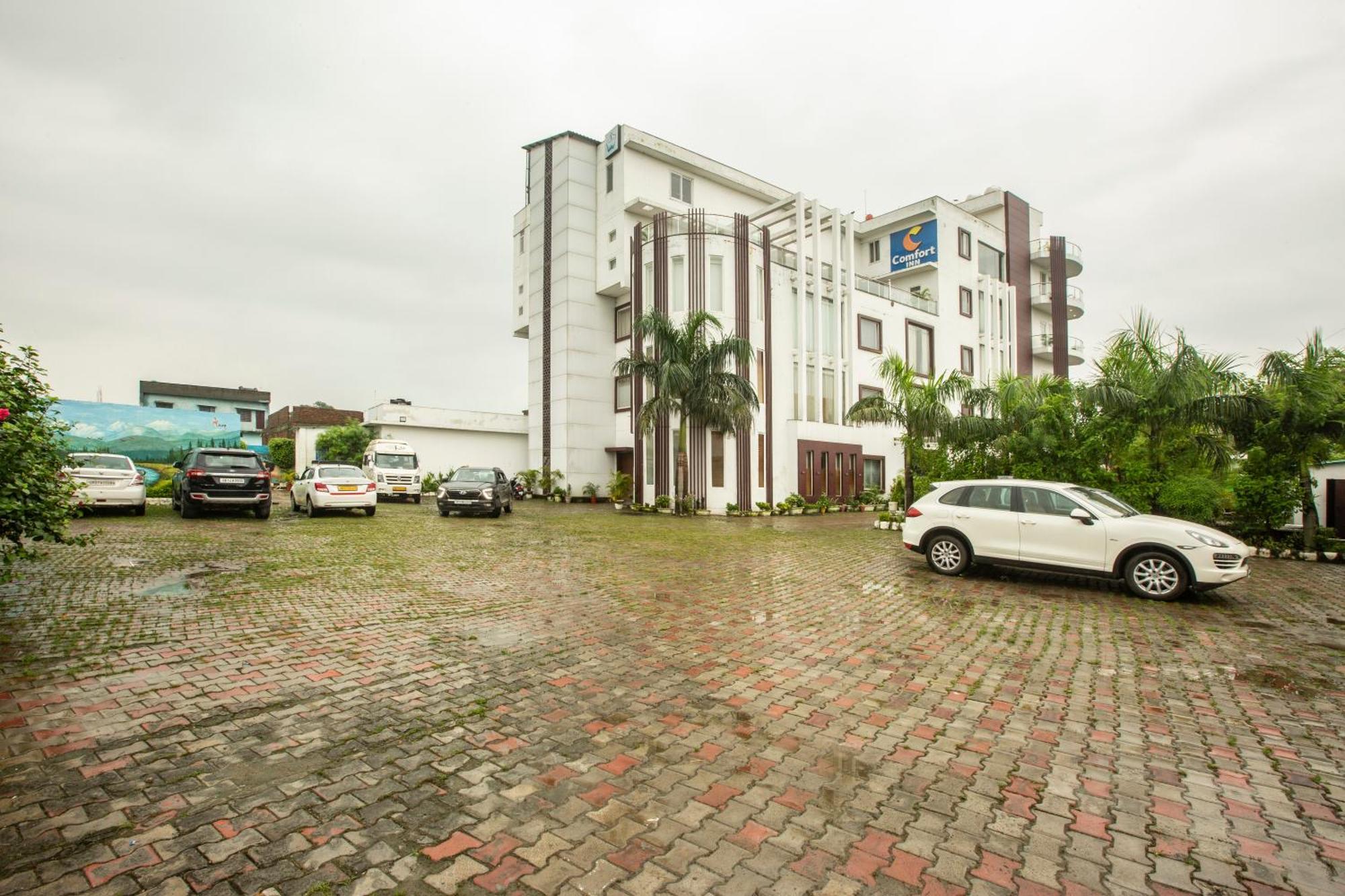 Comfort Inn Rishikesh Exterior photo